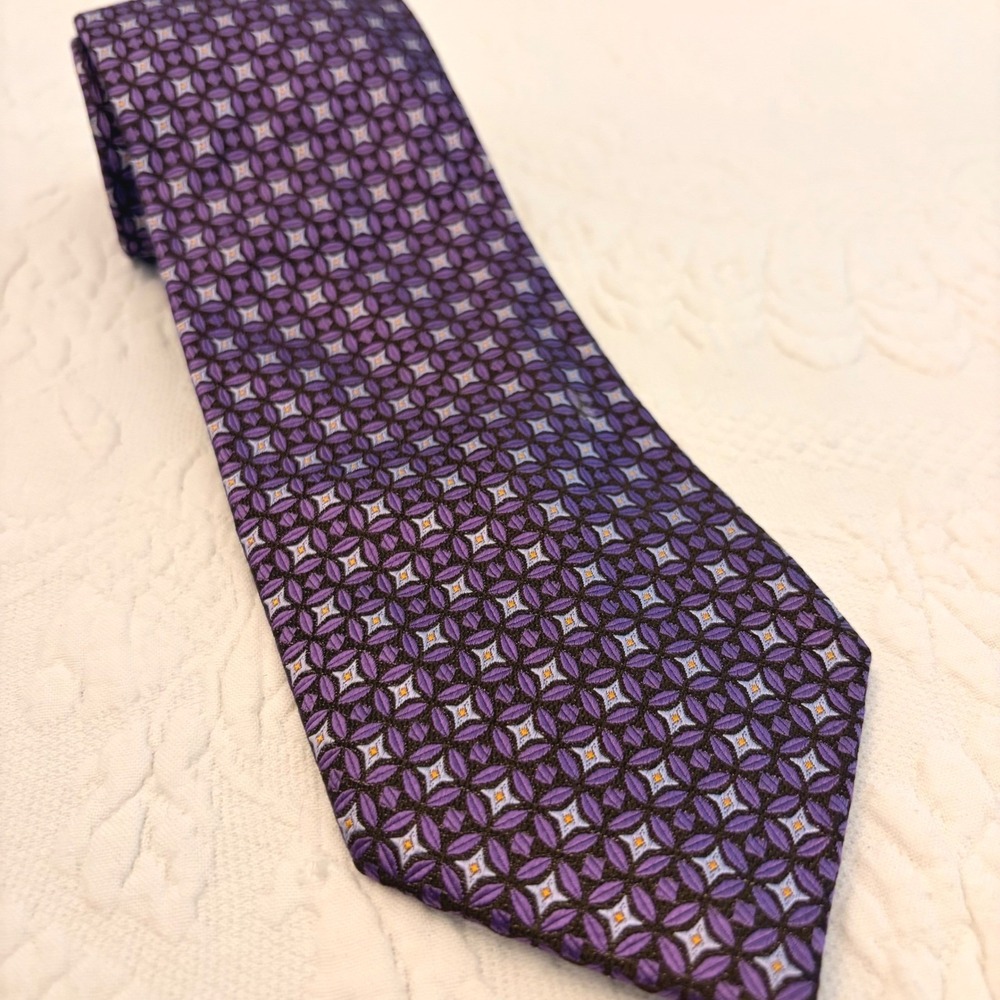 Joseph Abboud Silk Tie Purple Geometric Medallion Made in Italy Mens Necktie